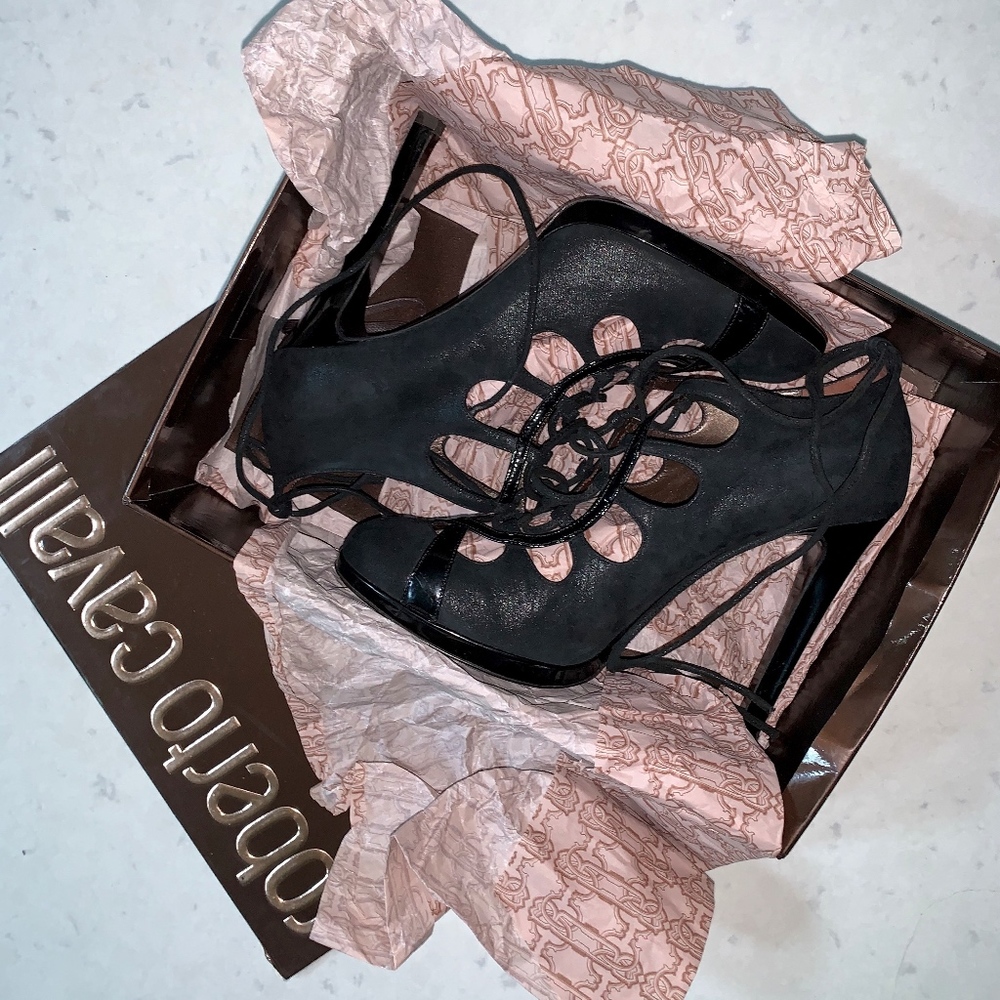 NWT Roberto Cavalli Black Suede Leather Heel